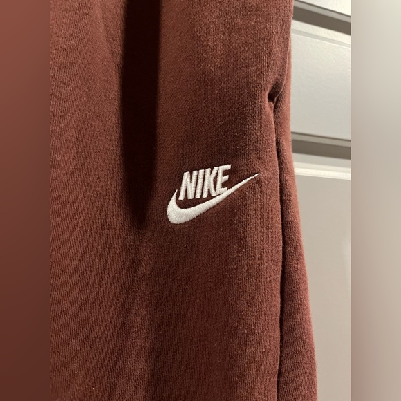 Maroon Nike Sweatpants - Picture 3 of 6